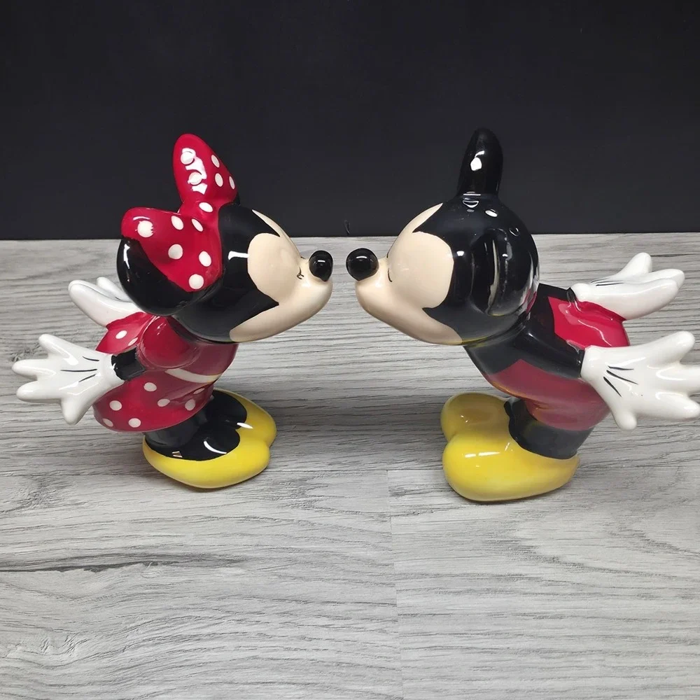 Disney Mickey & Minie Mouse - Salt & Pepper Shaker Set - Decorative - Read Descr